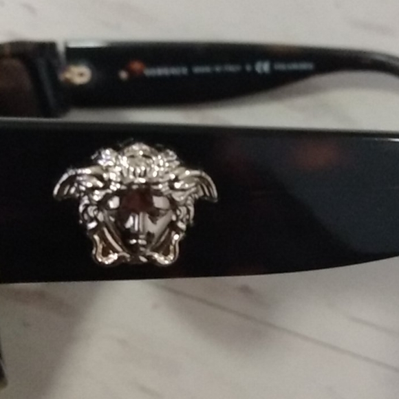 Versace Polarized Turtoiseshell Vintage sunglasses - Picture 2 of 4